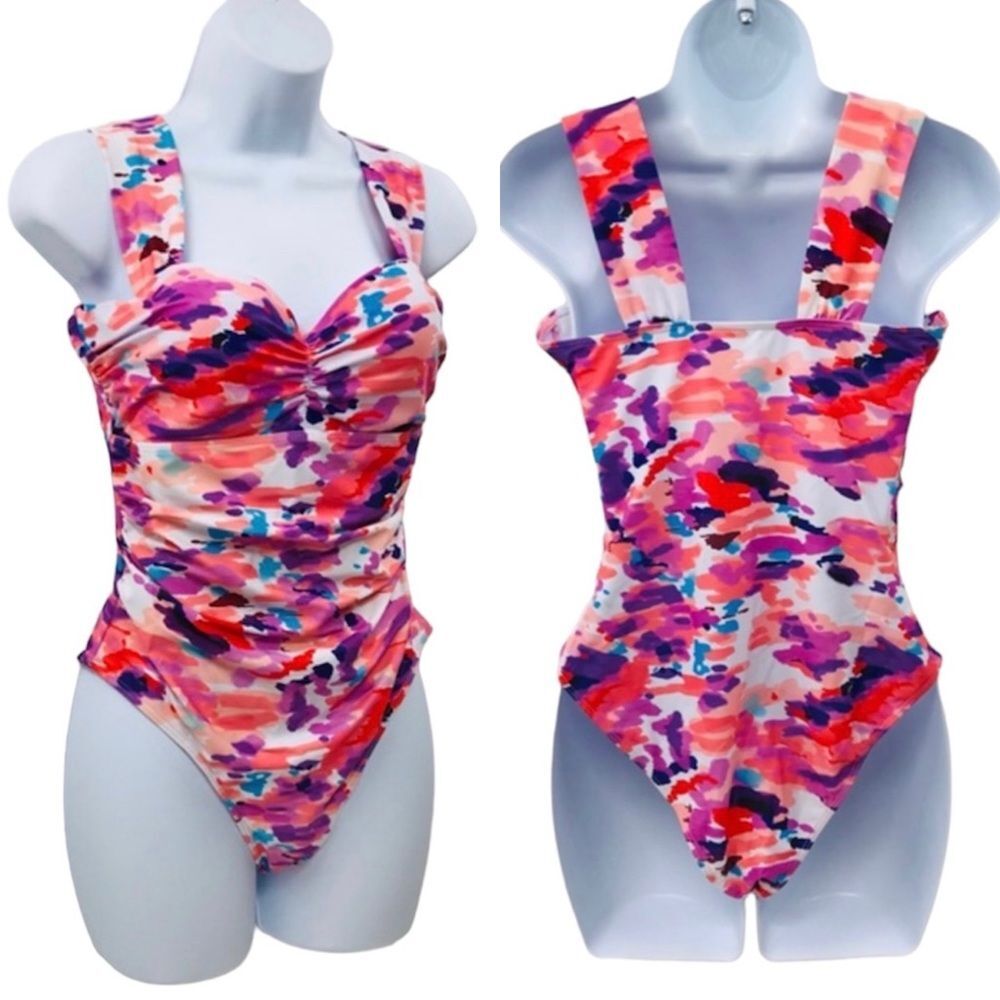Scrunch Flattering One Piece Swimsuit with a Watercolor Design Sz. M